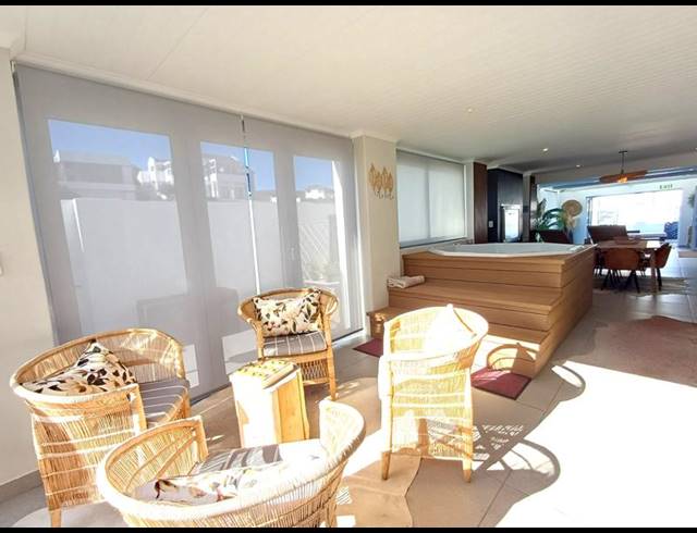 5 BEDROOM HOUSE FOR SALE IN PEARL BAY
